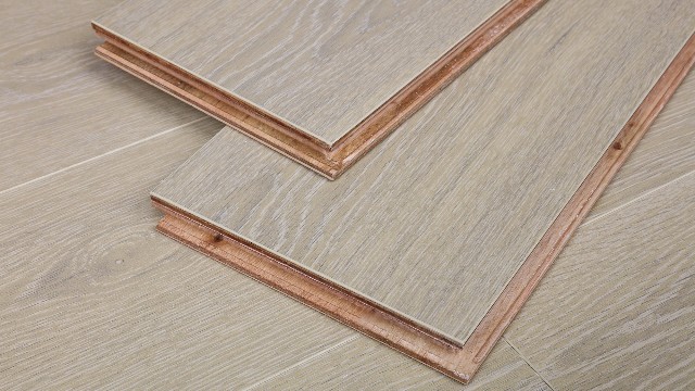 多层实木地板和强化地板哪个好？